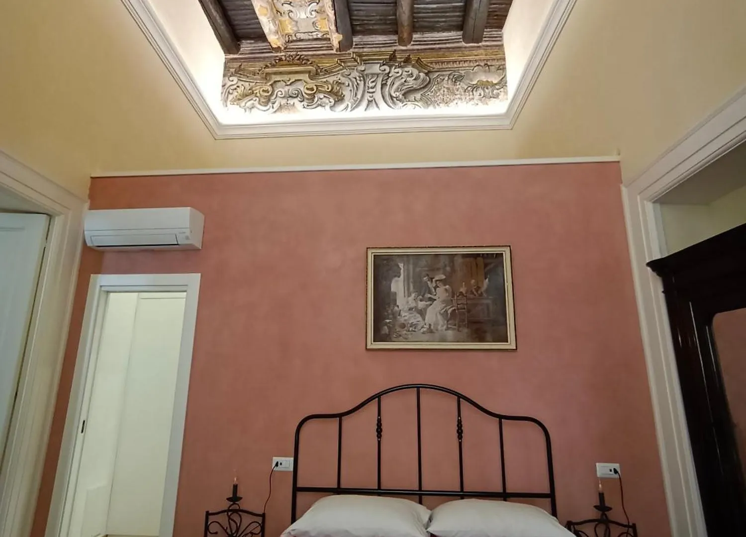 Residenza San Severo 2-3 Naples 0*,  Italy